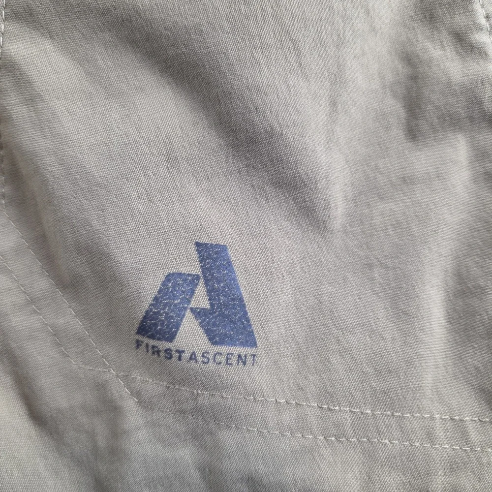 Eddie Bauer Shorts First Ascent Beige Mens Size 32 12